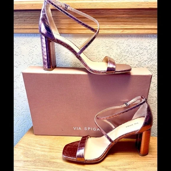 NIB-Via Spiga Metallic Strappy Leather Sandal - Picture 11 of 14